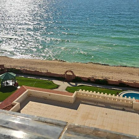 Panorama Apartment With A Charming Sea And Swimming Pool View Near Alexandria With Free Wifi شقة باطلالة ساحرة على البحر وحمام السباحة Dış mekan fotoğraf