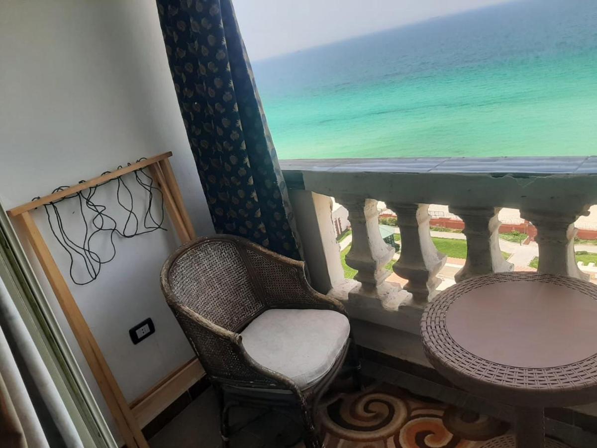 Panorama Apartment With A Charming Sea And Swimming Pool View Near Alexandria With Free Wifi شقة باطلالة ساحرة على البحر وحمام السباحة Dış mekan fotoğraf