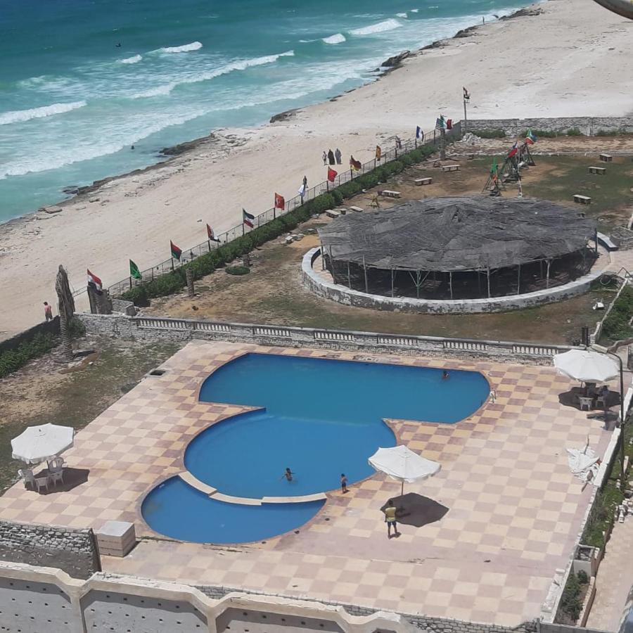 Panorama Apartment With A Charming Sea And Swimming Pool View Near Alexandria With Free Wifi شقة باطلالة ساحرة على البحر وحمام السباحة Dış mekan fotoğraf