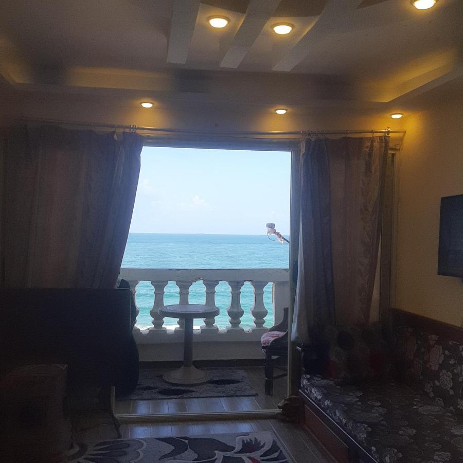 Panorama Apartment With A Charming Sea And Swimming Pool View Near Alexandria With Free Wifi شقة باطلالة ساحرة على البحر وحمام السباحة Dış mekan fotoğraf